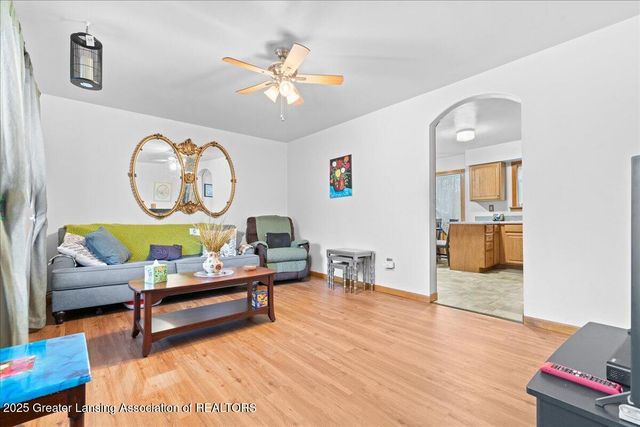 1972 Gunn Road, Holt, MI 48842