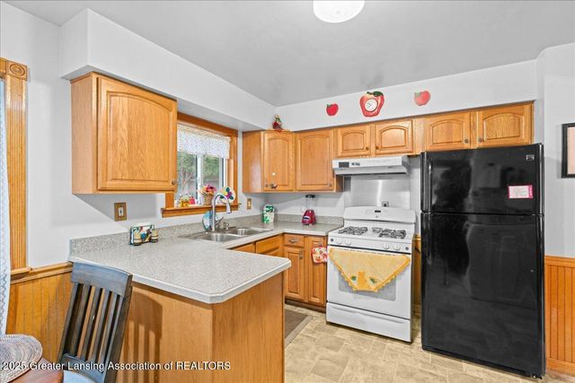 1972 Gunn Road, Holt, MI 48842