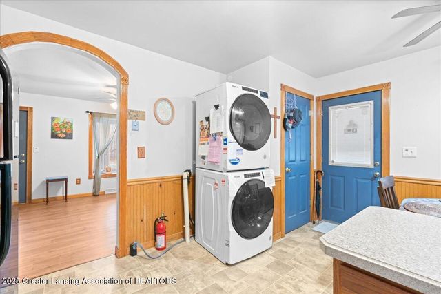 1972 Gunn Road, Holt, MI 48842