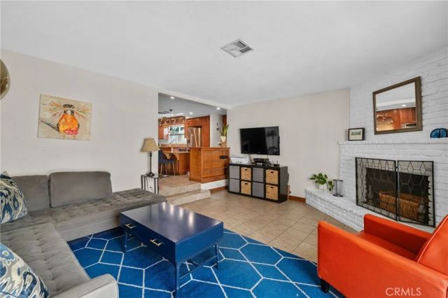 519 N 8th, Upland, CA 91786