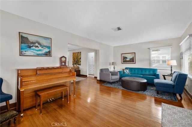 519 N 8th, Upland, CA 91786