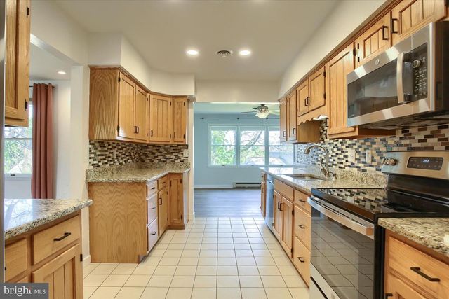 313 CROGHAN DR, Carlisle, PA 17013