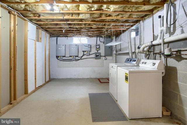 313 CROGHAN DR, Carlisle, PA 17013