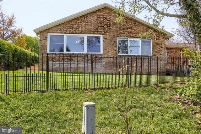 313 CROGHAN DR, Carlisle, PA 17013