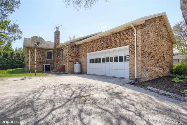 313 CROGHAN DR, Carlisle, PA 17013