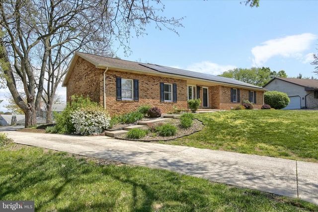 313 CROGHAN DR, Carlisle, PA 17013