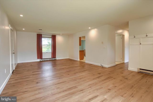 313 CROGHAN DR, Carlisle, PA 17013