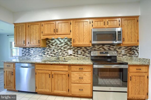 313 CROGHAN DR, Carlisle, PA 17013