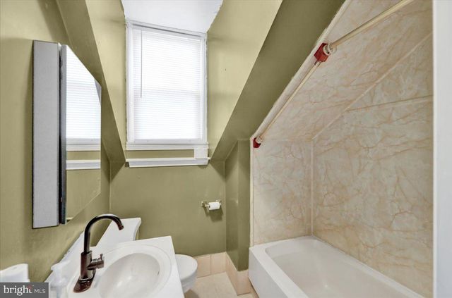 142 GRANDVIEW RD, Wernersville, PA 19565