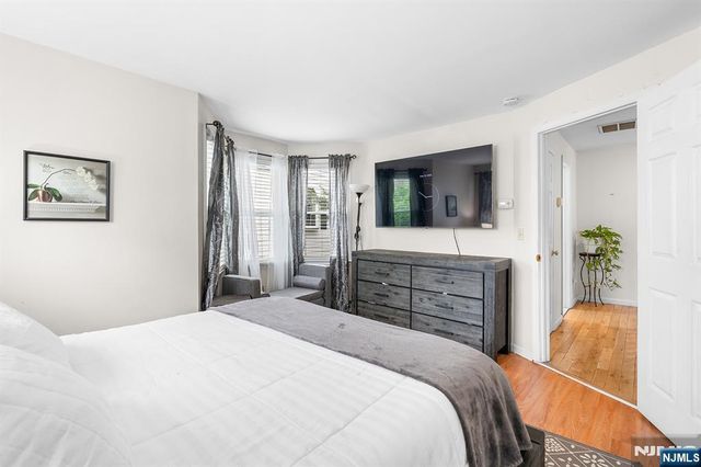 94 Phelps Avenue, Bergenfield, NJ 07621