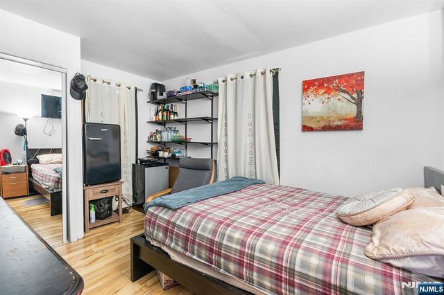 94 Phelps Avenue, Bergenfield, NJ 07621