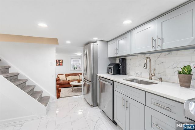 94 Phelps Avenue, Bergenfield, NJ 07621