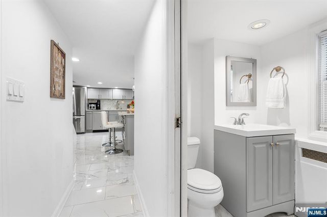 94 Phelps Avenue, Bergenfield, NJ 07621