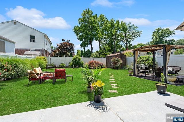 94 Phelps Avenue, Bergenfield, NJ 07621