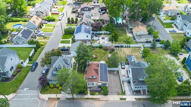 94 Phelps Avenue, Bergenfield, NJ 07621