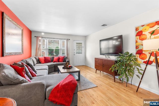 94 Phelps Avenue, Bergenfield, NJ 07621