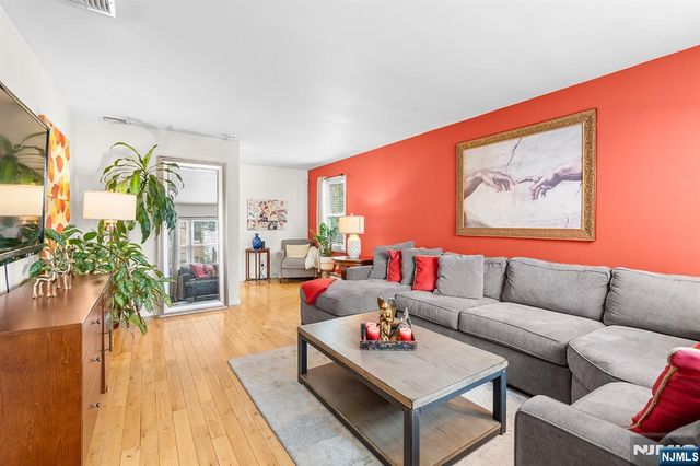 94 Phelps Avenue, Bergenfield, NJ 07621