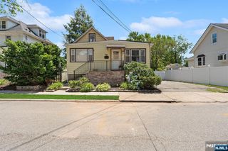 94 Phelps Avenue, Bergenfield, NJ 07621