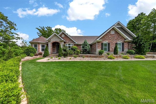 740 Crown Pointe Farms, Defiance, MO 63341