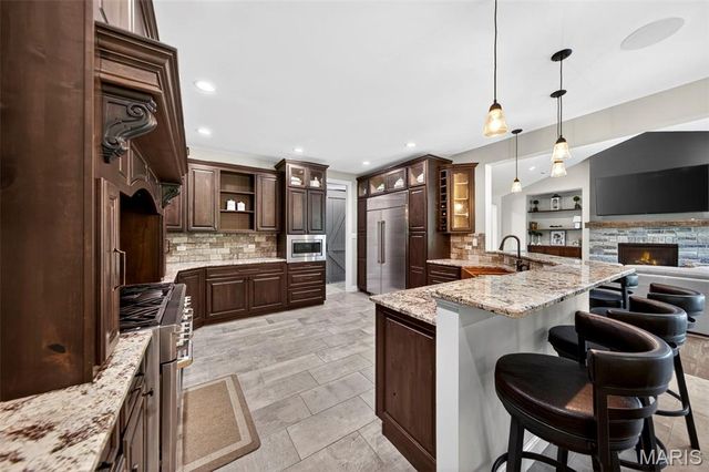 740 Crown Pointe Farms, Defiance, MO 63341