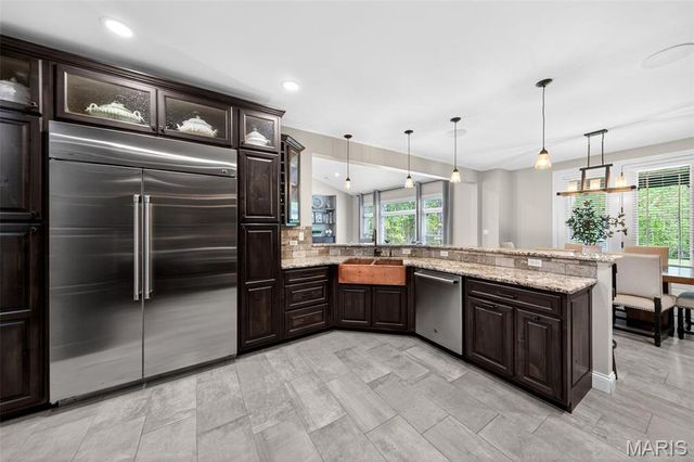 740 Crown Pointe Farms, Defiance, MO 63341