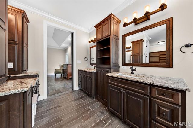 740 Crown Pointe Farms, Defiance, MO 63341