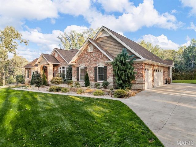 740 Crown Pointe Farms, Defiance, MO 63341