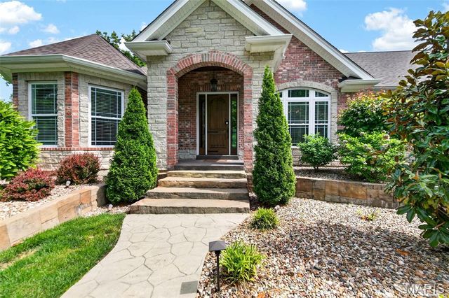 740 Crown Pointe Farms, Defiance, MO 63341