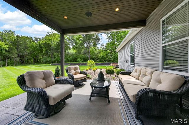 740 Crown Pointe Farms, Defiance, MO 63341