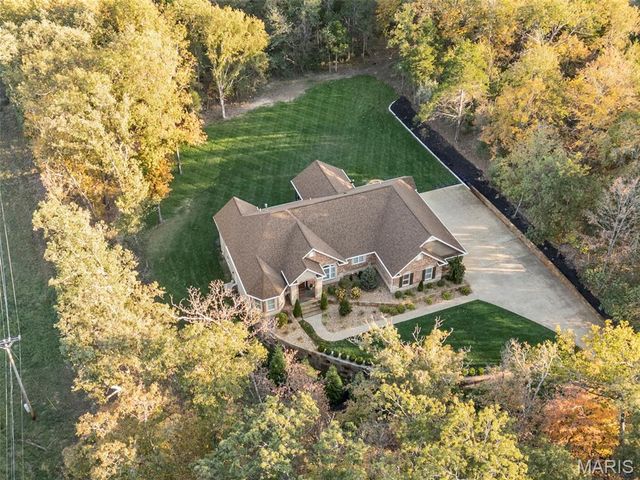 740 Crown Pointe Farms, Defiance, MO 63341