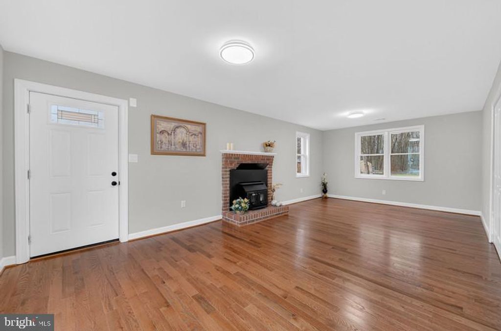 Image 14 of property listing at 5635 W SHADY SIDE RD, Churchton, MD 20733