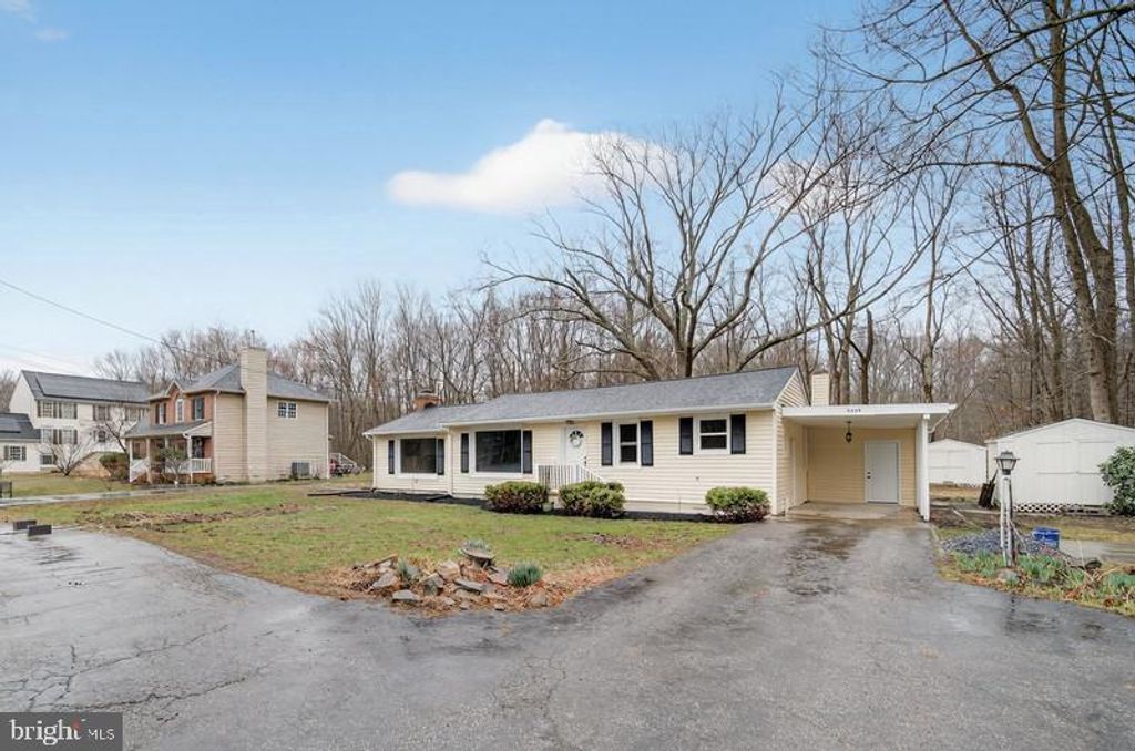 Image 2 of property listing at 5635 W SHADY SIDE RD, Churchton, MD 20733