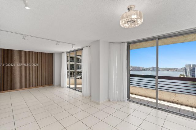 19101 NE 36th Ct 2405, Aventura, FL 33180