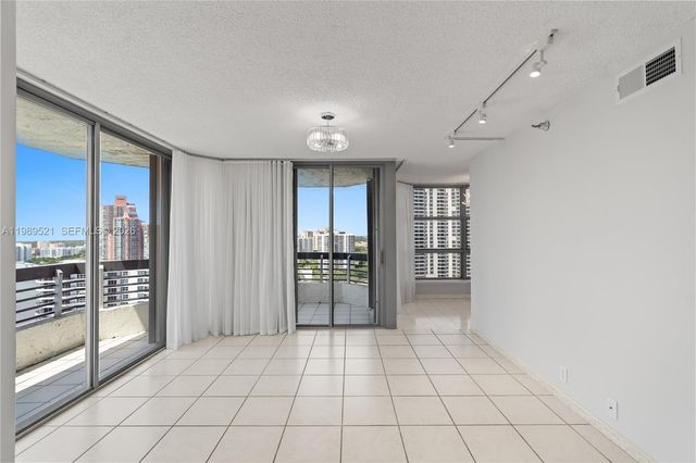 19101 NE 36th Ct 2405, Aventura, FL 33180