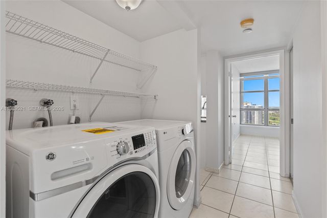 19101 NE 36th Ct 2405, Aventura, FL 33180