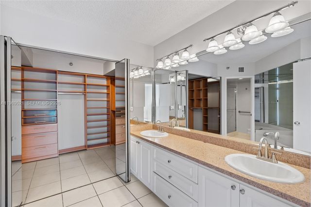 19101 NE 36th Ct 2405, Aventura, FL 33180