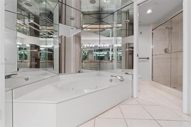 19101 NE 36th Ct 2405, Aventura, FL 33180