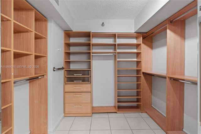 19101 NE 36th Ct 2405, Aventura, FL 33180