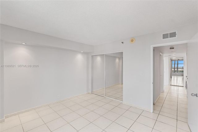 19101 NE 36th Ct 2405, Aventura, FL 33180