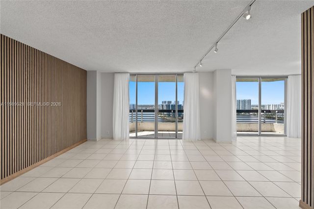 19101 NE 36th Ct 2405, Aventura, FL 33180