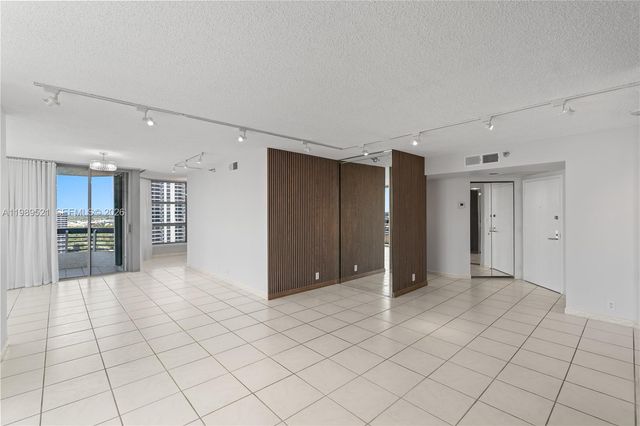 19101 NE 36th Ct 2405, Aventura, FL 33180