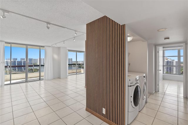 19101 NE 36th Ct 2405, Aventura, FL 33180