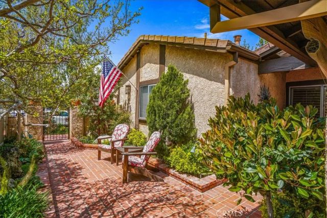 25628 Alicante, Valencia, CA 91355