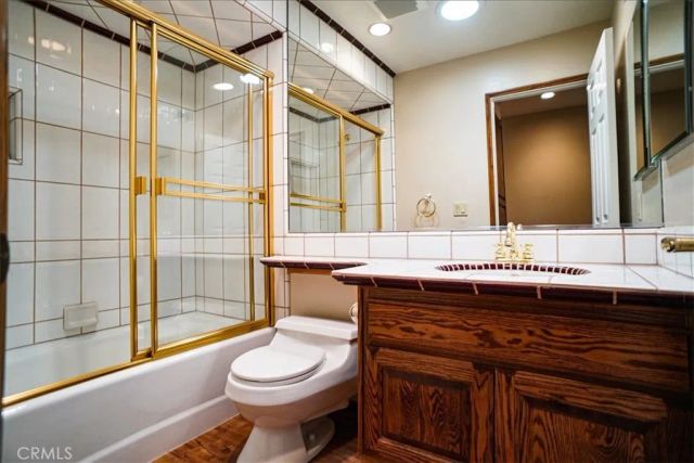 25628 Alicante, Valencia, CA 91355