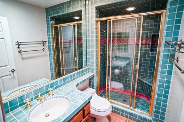 25628 Alicante, Valencia, CA 91355