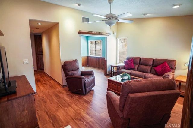 25628 Alicante, Valencia, CA 91355