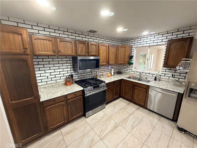 8 Dale, Redlands, CA 92373