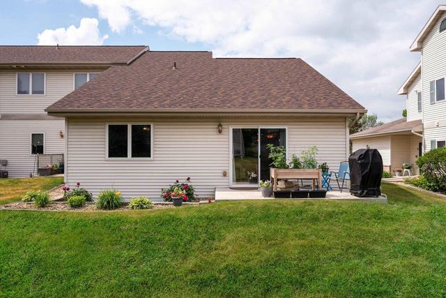 258 Alpine Meadow Circle, Oregon, WI 53575