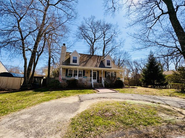 142 King Road, Rocky Point, NY 11778