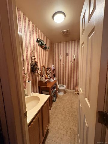 142 King Road, Rocky Point, NY 11778